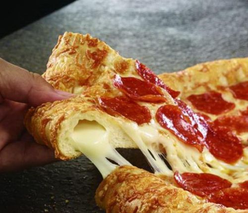 Pizza i Pita Senjorita Niš - Pica sa punjenim rubom Pizza i Pita Senjorita Niš - Pica sa punjenim rubom